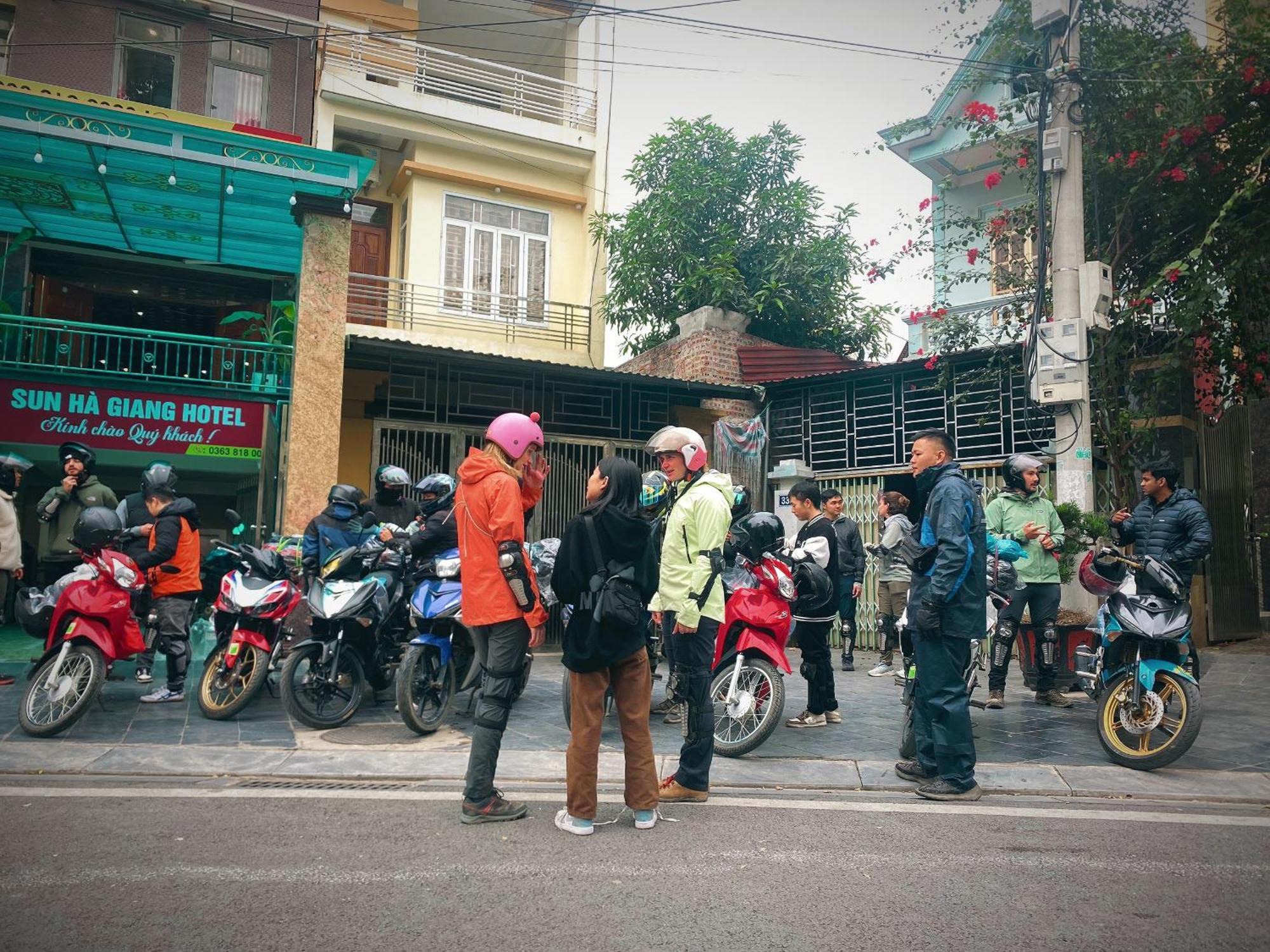 Sun Ha Giang Hotel-Tours-Motorbike Rental ภายนอก รูปภาพ