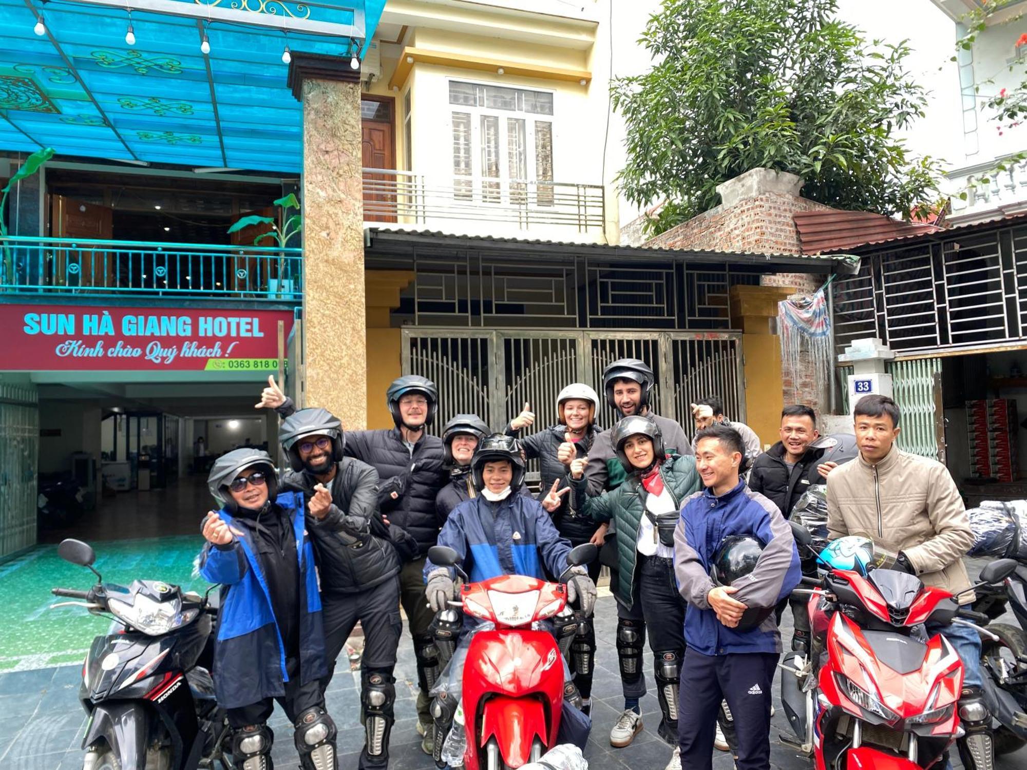 Sun Ha Giang Hotel-Tours-Motorbike Rental ภายนอก รูปภาพ